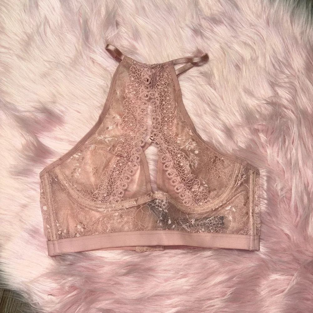 Victoria's Secret Lace Key-Hole Halter Bralette - Blush Pink - Picture 7 of 8